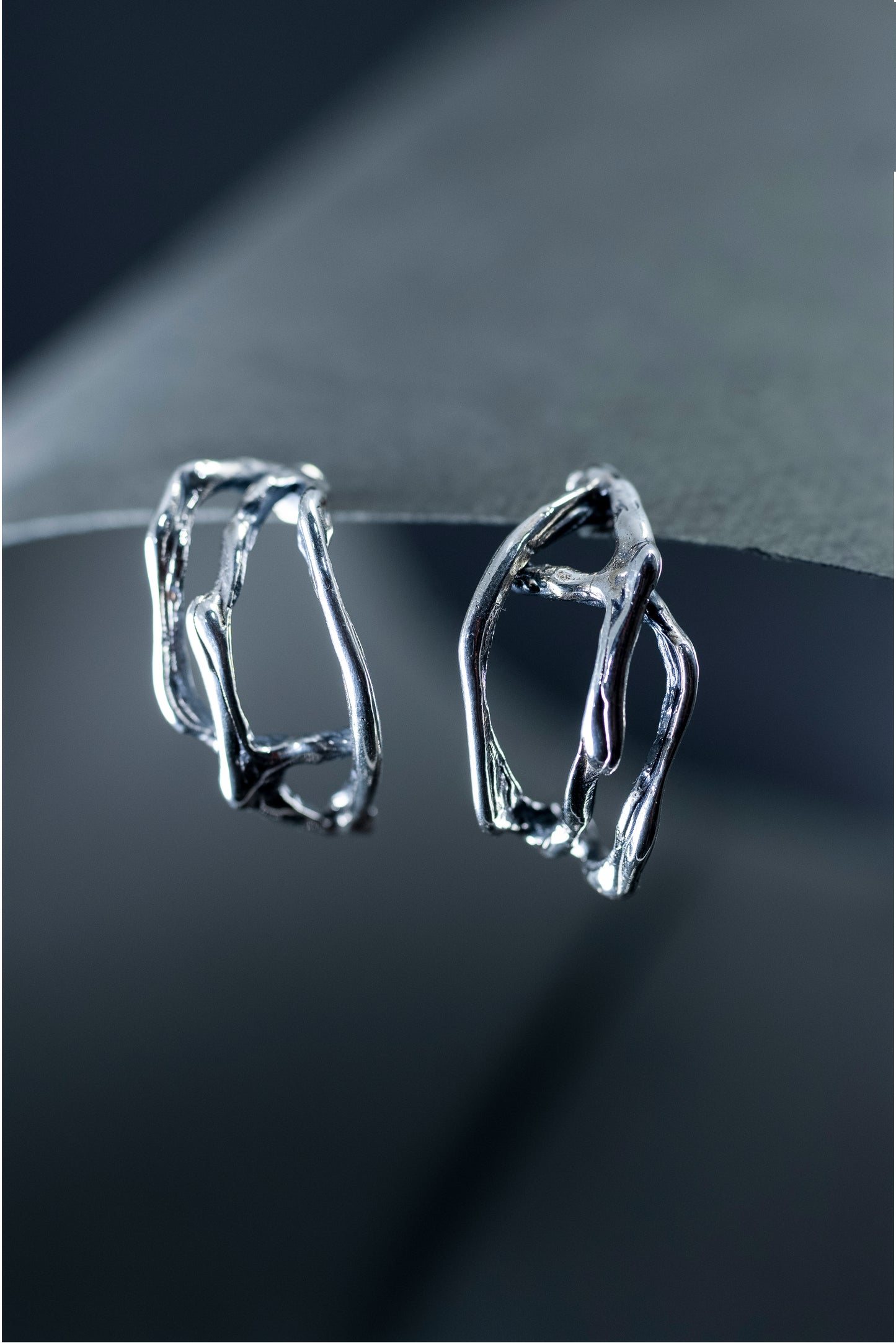 Sculptural Silver Stud Earrings "Moduλa"