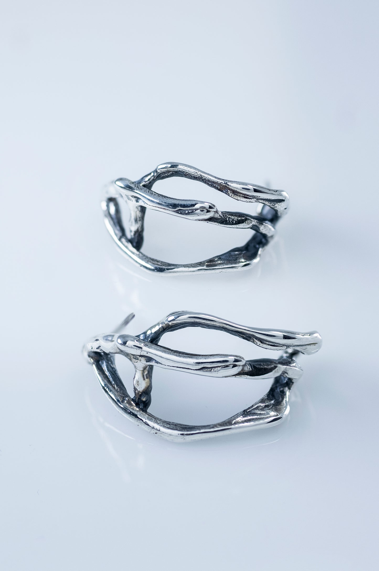 Sculptural Silver Stud Earrings "Moduλa"