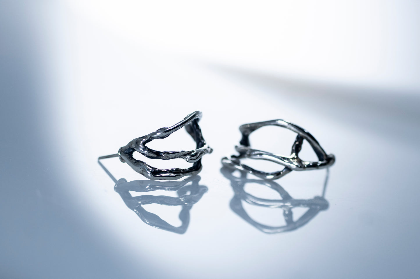 Sculptural Silver Stud Earrings "Moduλa"