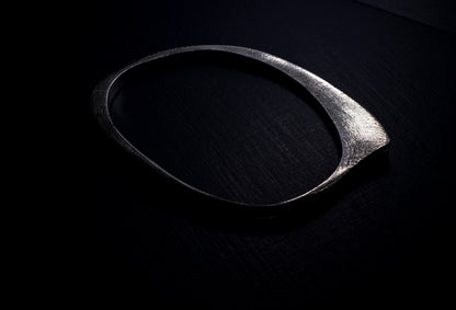 Circular Bracelet Black Inside